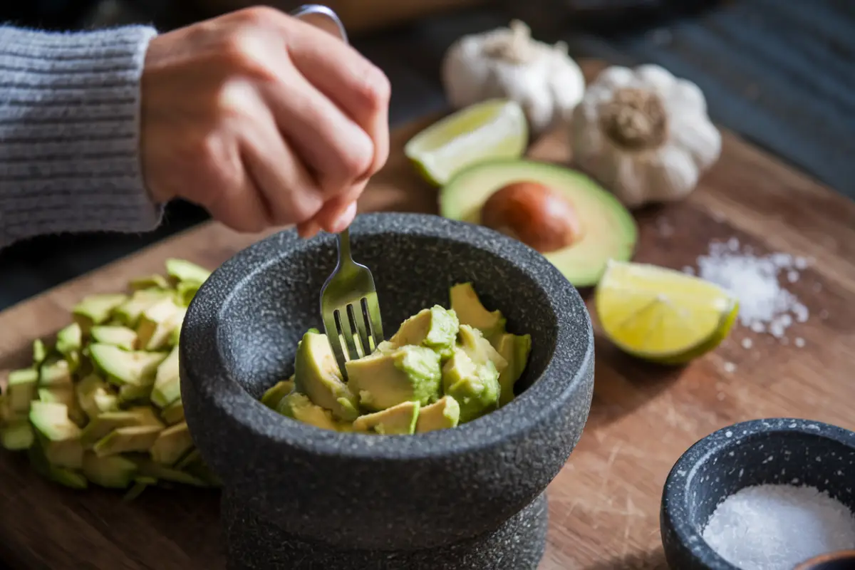 Simple guacamole, easy guacamole recipe, basic guacamole, homemade guacamole 